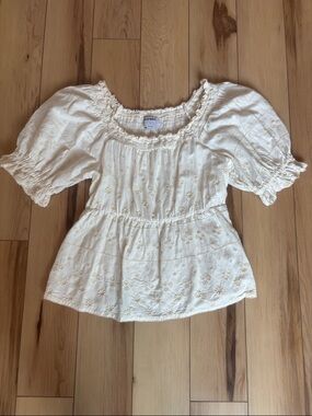 Old Navy Cream Puff Sleeve Embroidered Peplum Top